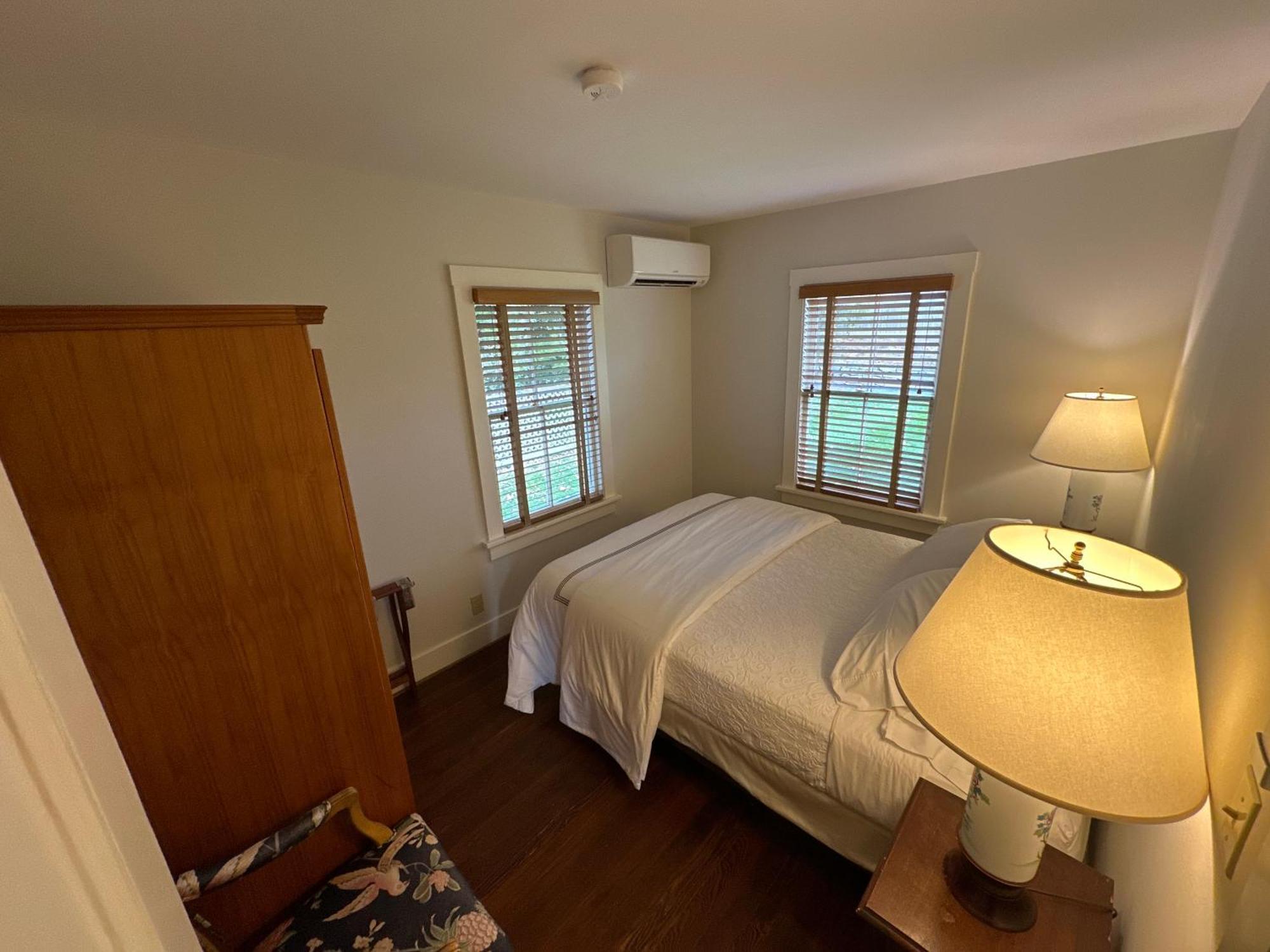 Bed and Breakfast The 1708 House à Southampton Extérieur photo